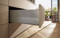 Merivobox Modular mit Boxcap Frontauszug Höhe E