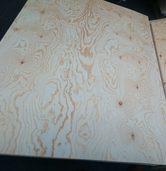 Sperrholzplatte europäische Kiefer - Europäisches Kiefern Sperrholz CE2+
Qualität CP/C
einseitig geschlossen und geschliffen
Verleimung gem. EN 636-3
FSC Mix 70% DNV-COC-002415