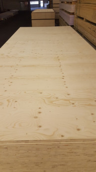 Massivsperrholz (MSH), 3-fach - Massivsperrholz (MSH), 3-fach
Qualität: II / III
Mittellage: Nadelholz, STAB
Furnier: 3mm, nordische Fichte
AW - verleimt